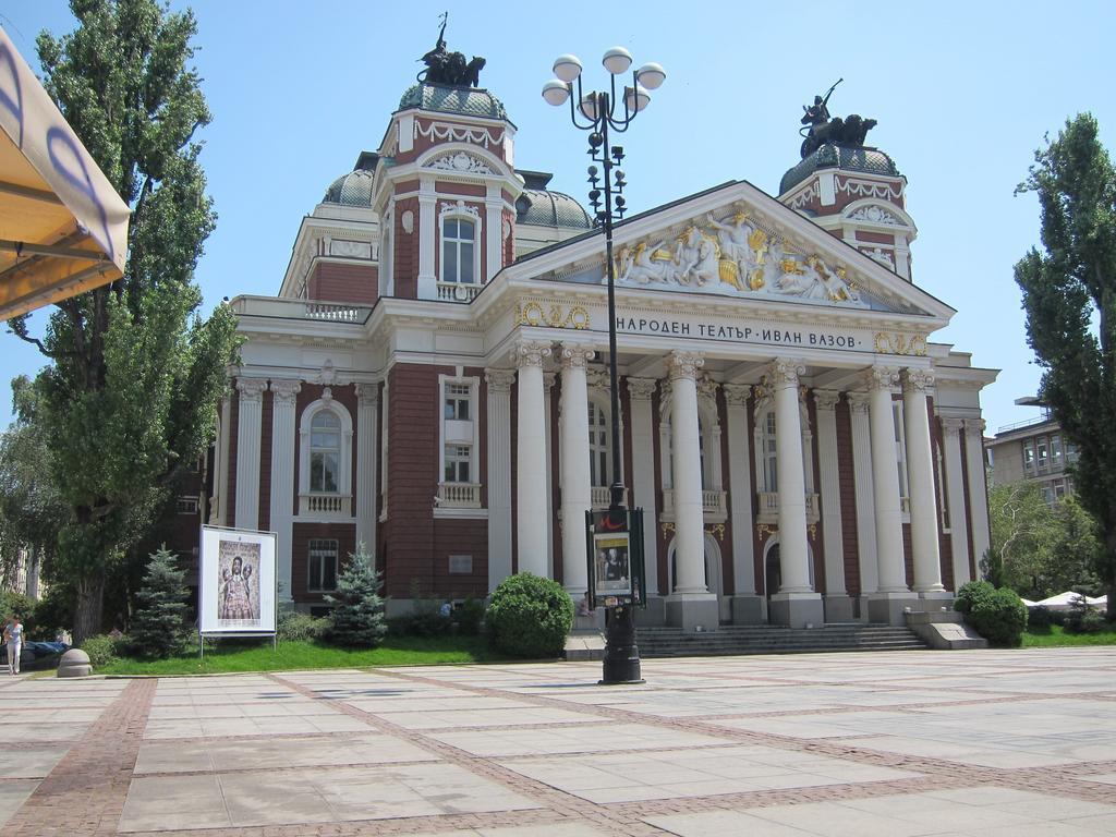 Hotel Alabin Central Sofia Bagian luar foto