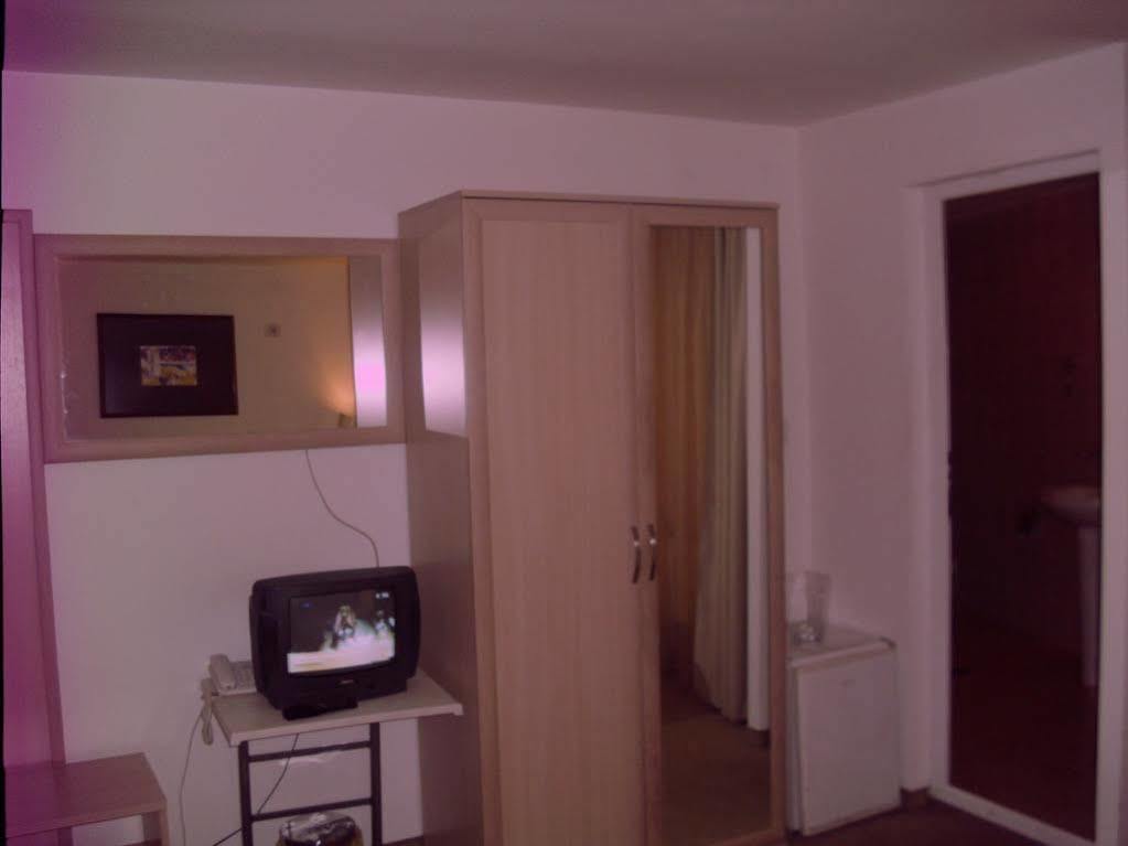 Hotel Alabin Central Sofia Bagian luar foto