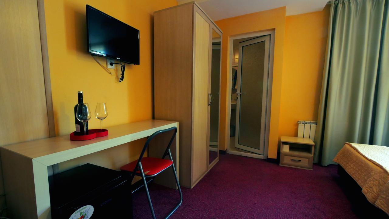 Hotel Alabin Central Sofia Bagian luar foto