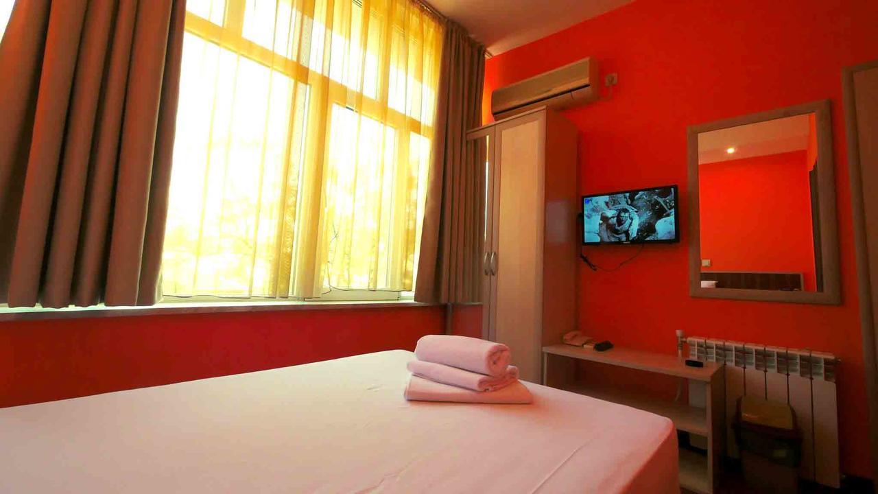 Hotel Alabin Central Sofia Bagian luar foto